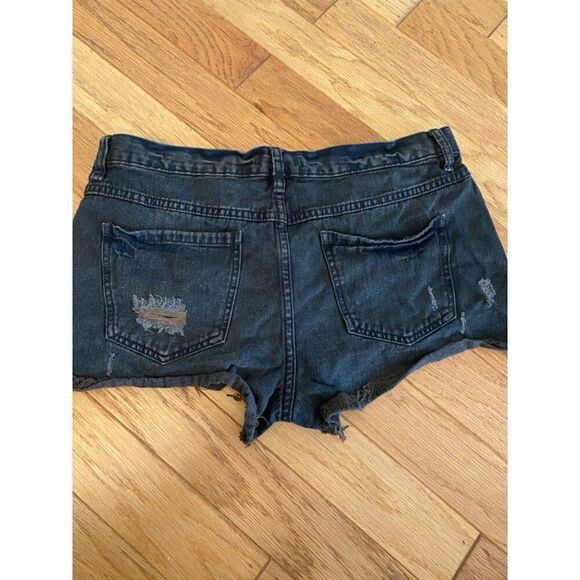 Free People Black Distressed Denim Button-Fly frayed hem Shorts W30 - Picture 4 of 8